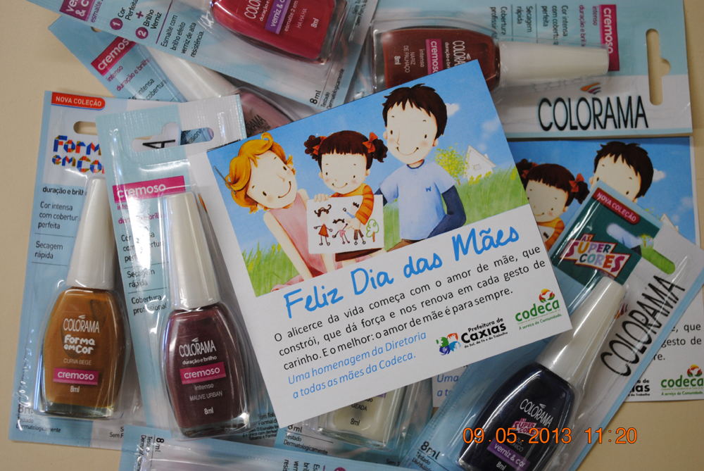  HOMENAGENS ÀS MÃES