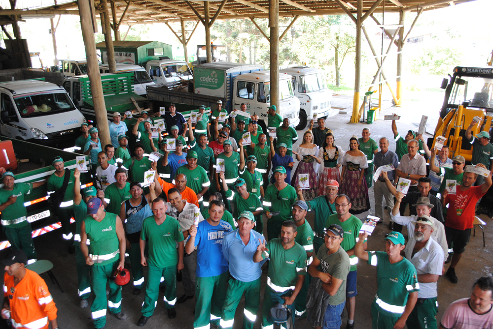  A CODECA ENTRA NO CLIMA DE FESTA DA UVA