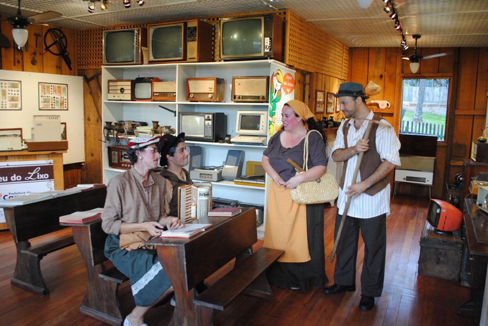  MUSEU DO LIXO MOSTRA A CULTURA DOS COLONIZADORES