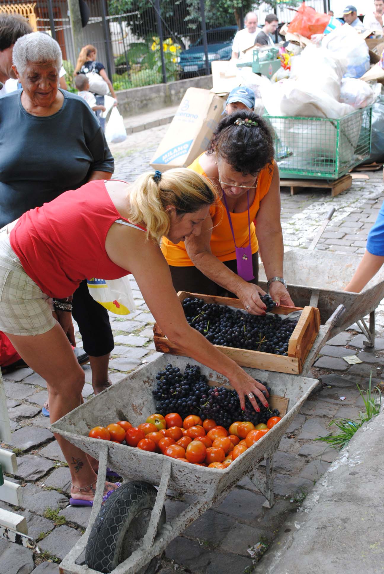 TROCA SOLIDÁRIA COMPLETA 5 ANOS