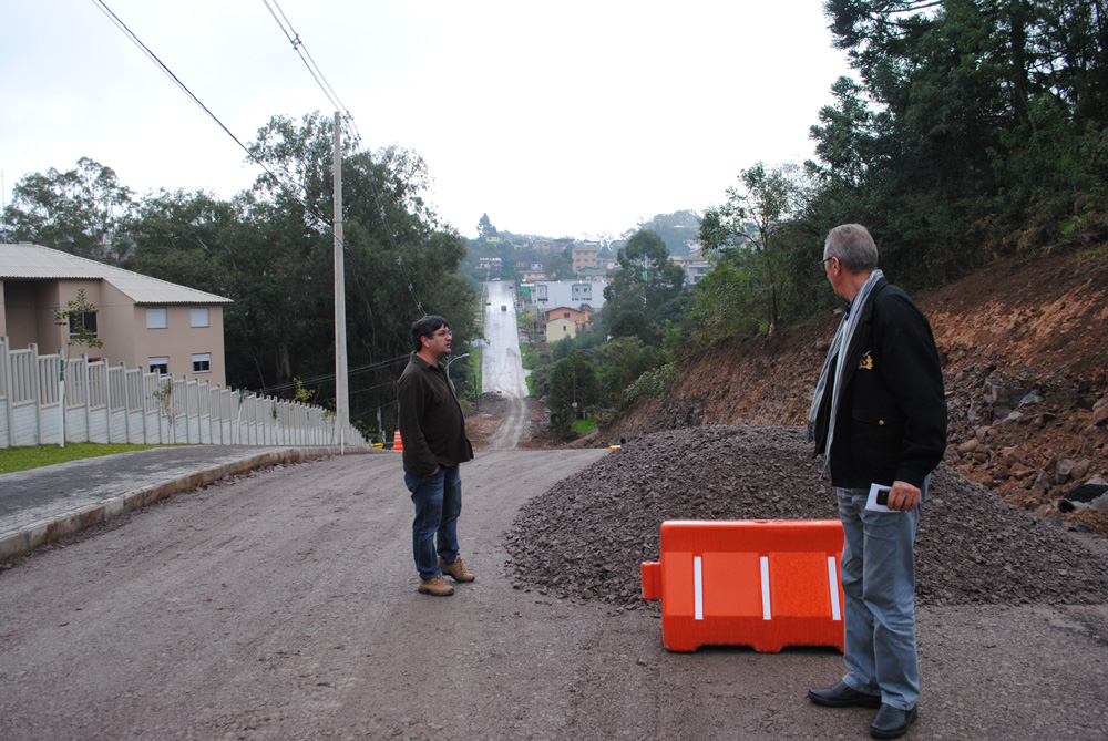  RUA JOANNA TOSCANA LORA ESTÁ EM FASE FINAL DE PAVIMENTAÇÃO