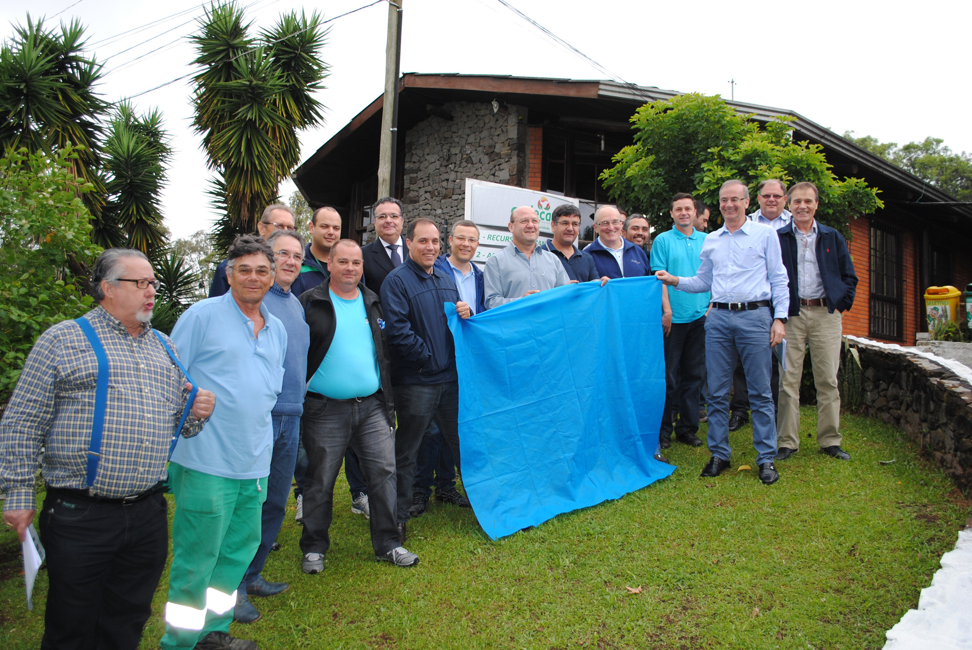  FUNCIONÁRIOS SE ENGAJAM EM CAMPANHA 