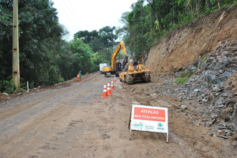  CODECA REALIZA ALARGAMENTO E DRENAGEM NO VILLA LOBOS