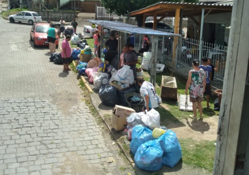Mais de 2,5 mil pessoas já foram beneficiadas pelo Troca Solidária em junho